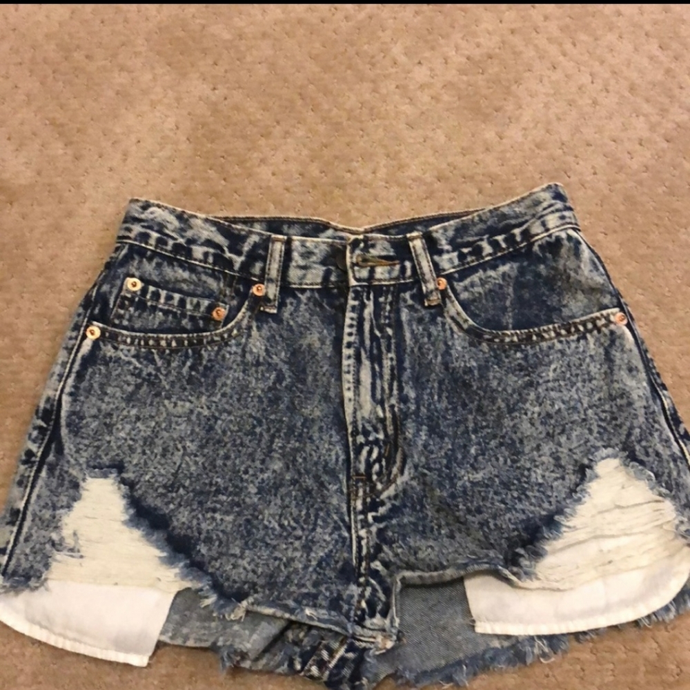 Signature 8 denim high rise shorts